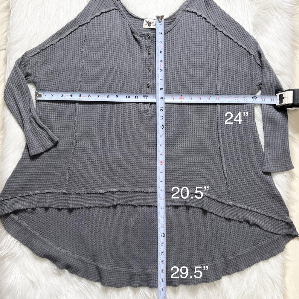 SOLD-Show Me Your Mumu High-Low Henley Gray Waffled Knit Oversized Thermal Top - Picture 11 of 11
